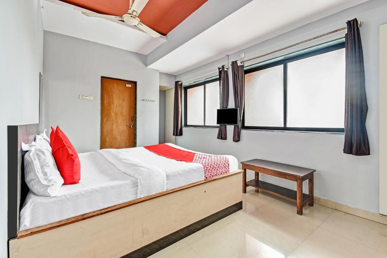 Oyo Hotel Samarth Lodge Solapur Exterior foto