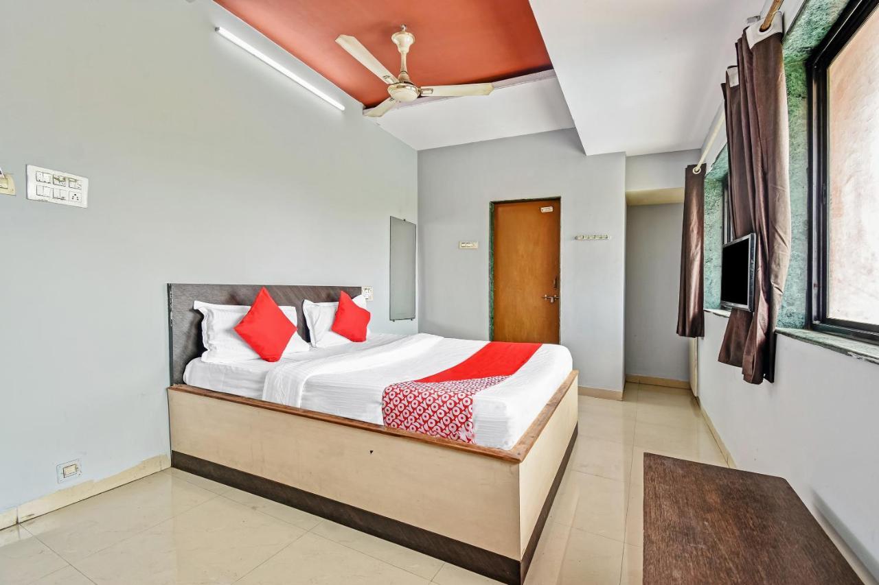 Oyo Hotel Samarth Lodge Solapur Exterior foto